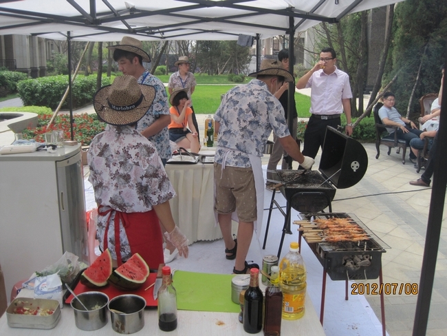 沈阳皇冠体育盛京府举行实景园区BBQ、垂纶运动