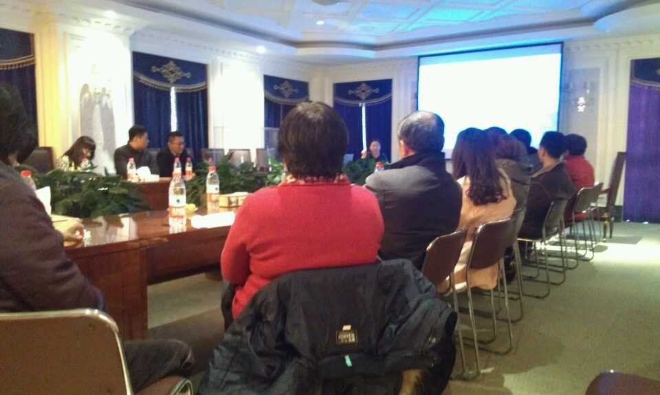 济南皇冠体育铂宫央墅举行玉石知识讲座