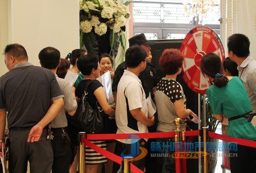 赣州皇冠体育国际社区万锦汇铂金钻铺6月22日震撼发售