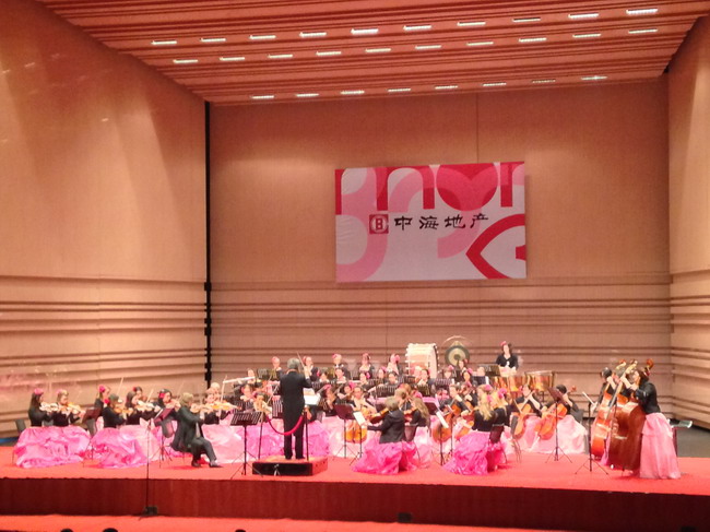 “皇冠体育之夜 声动甬城”——2014法国女子爱乐乐团跨年音乐盛典完善落幕
