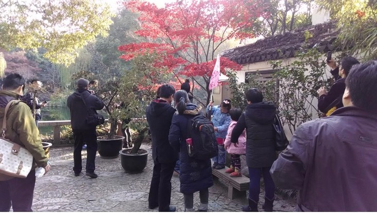 上海皇冠体育溪岸澜庭举行“急遽那年的怀旧之旅”