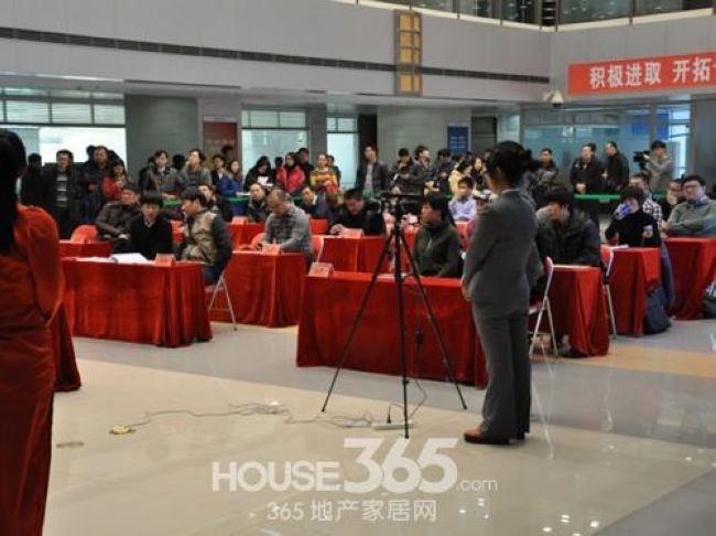 运筹帷幄2014之品牌开发商 皇冠体育地产辽宁舰扬帆远航